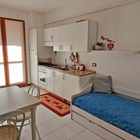 Bright Close To Ponente Beach - Beahost Διαμέρισμα Καόρλε